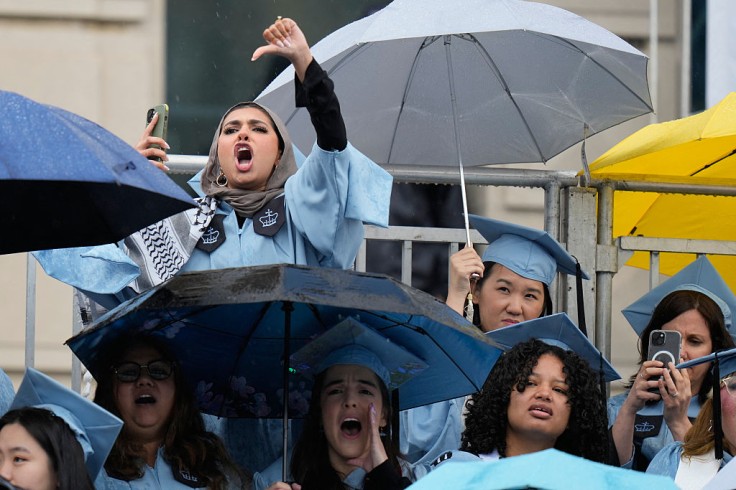 US-EDUCATION-POLITICS-COMMENCEMENT